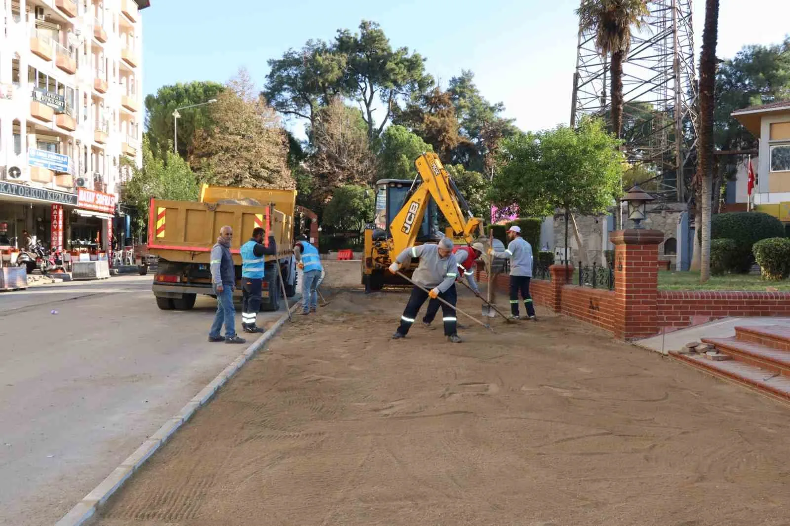 Nazilli Belediyesi ilçenin trafik sorununu çözecek projeyi hızlandırdı