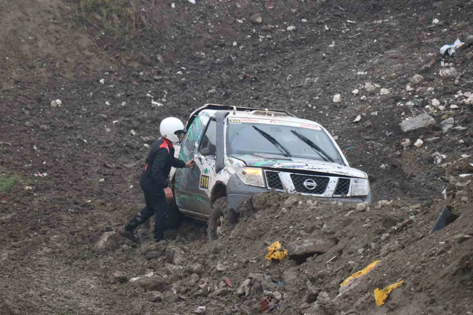 Off-road yarışlarının ‘seyirci’ etabı adeta nefes kesti