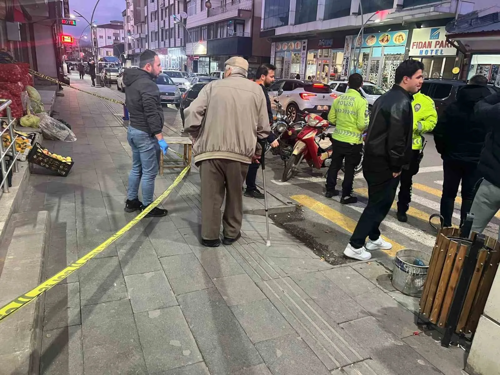 Oğlu tarafından bıçaklanan baba ağır yaralandı