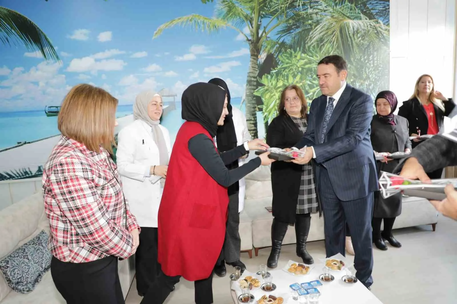 “Öğretmenler, aynı zamanda çocukların hayatına yön veren en değerli rehberlerdir”