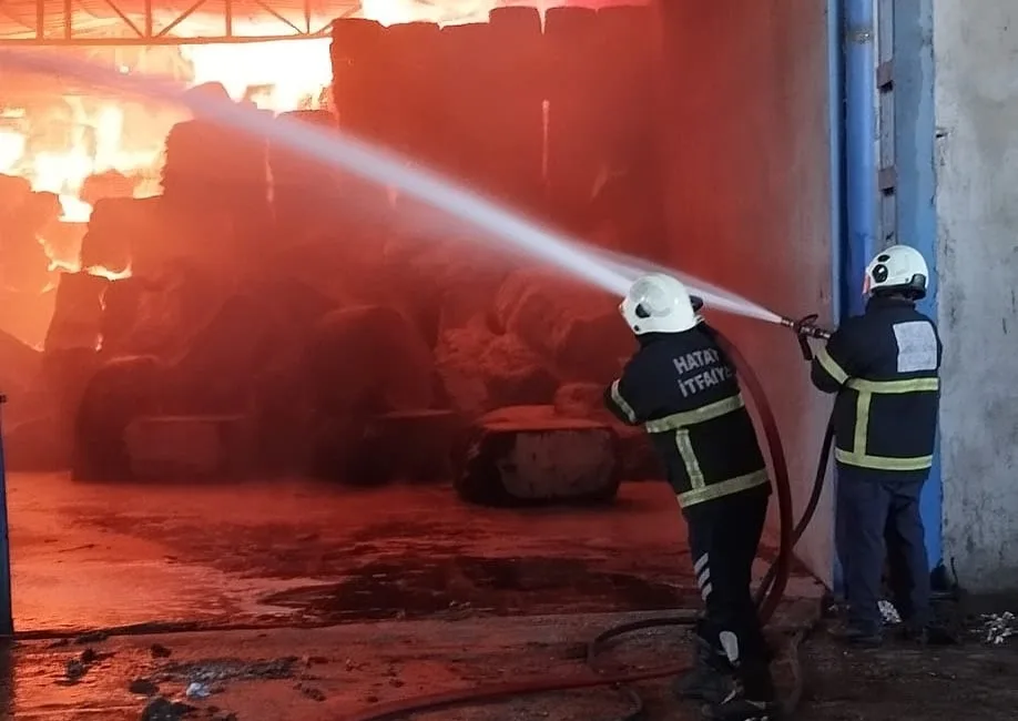 HATAY'DA PAMUK FABRİKASINDA ÇIKAN