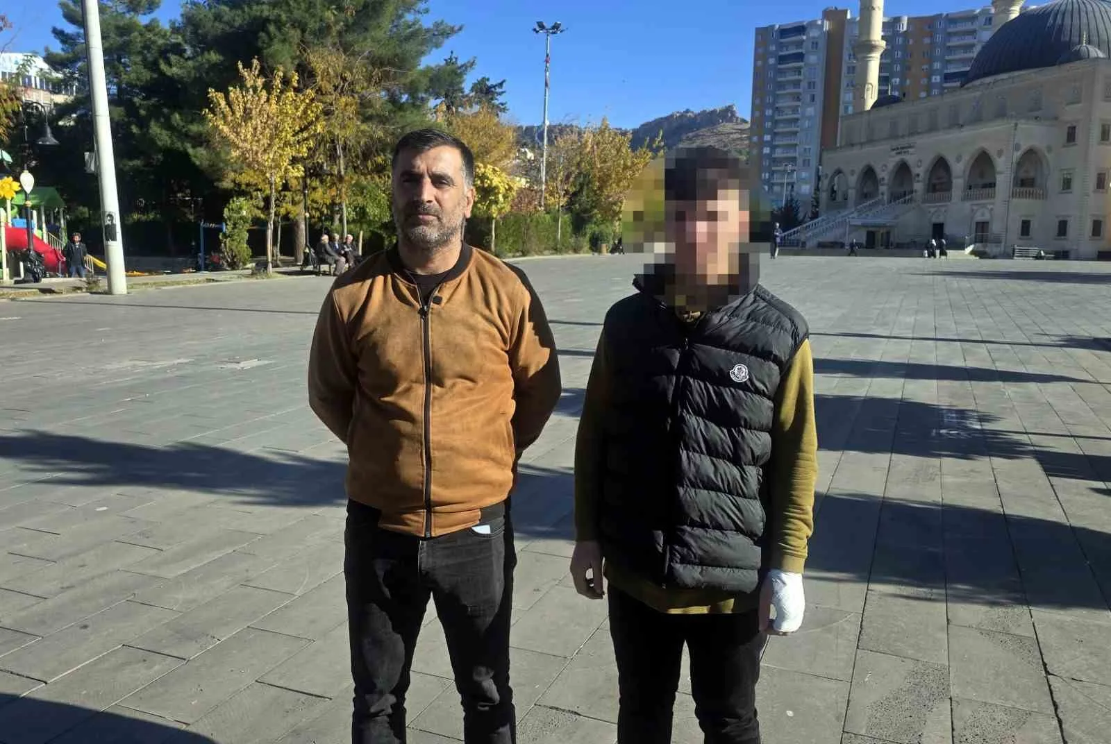 Polis şiddetiyle eli yarıldı denilen çocuğun elini ranzaya vurarak yardığı ortaya çıktı