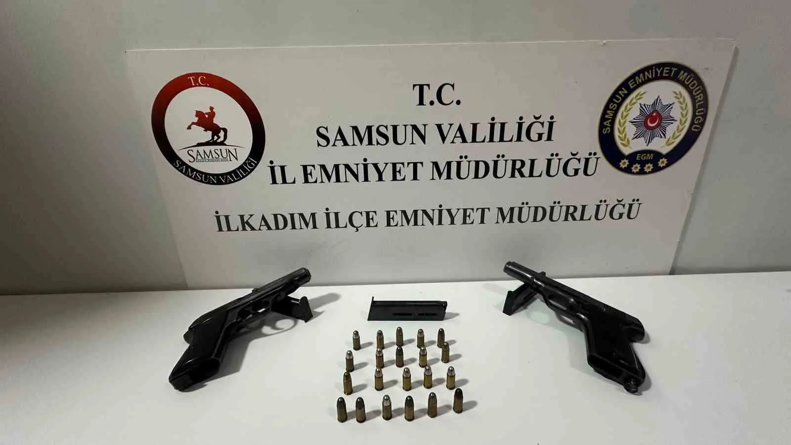 Samsun’da bir kadının evinde 2 tabanca ele geçirildi