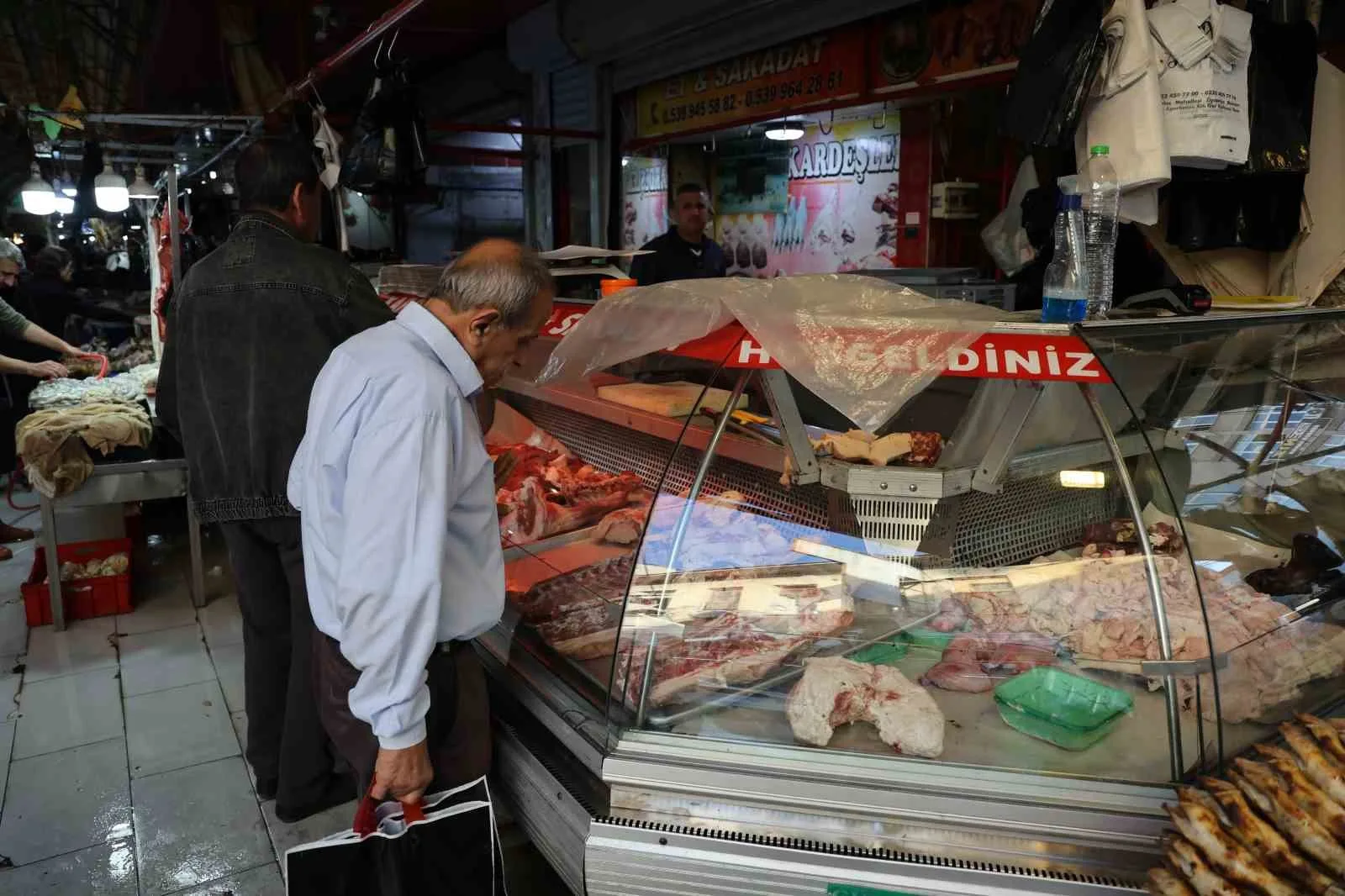 “Senden aldığım et ile zehirlendim” diyerek kasapları dolandırdılar