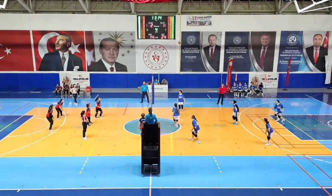 SEYDİKEMER’DE YILDIZ KIZLAR VOLEYBOL