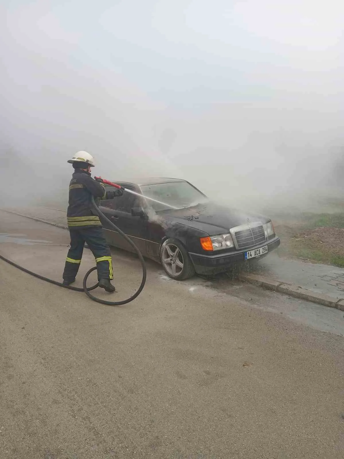 Seyir halindeki otomobilde yangın