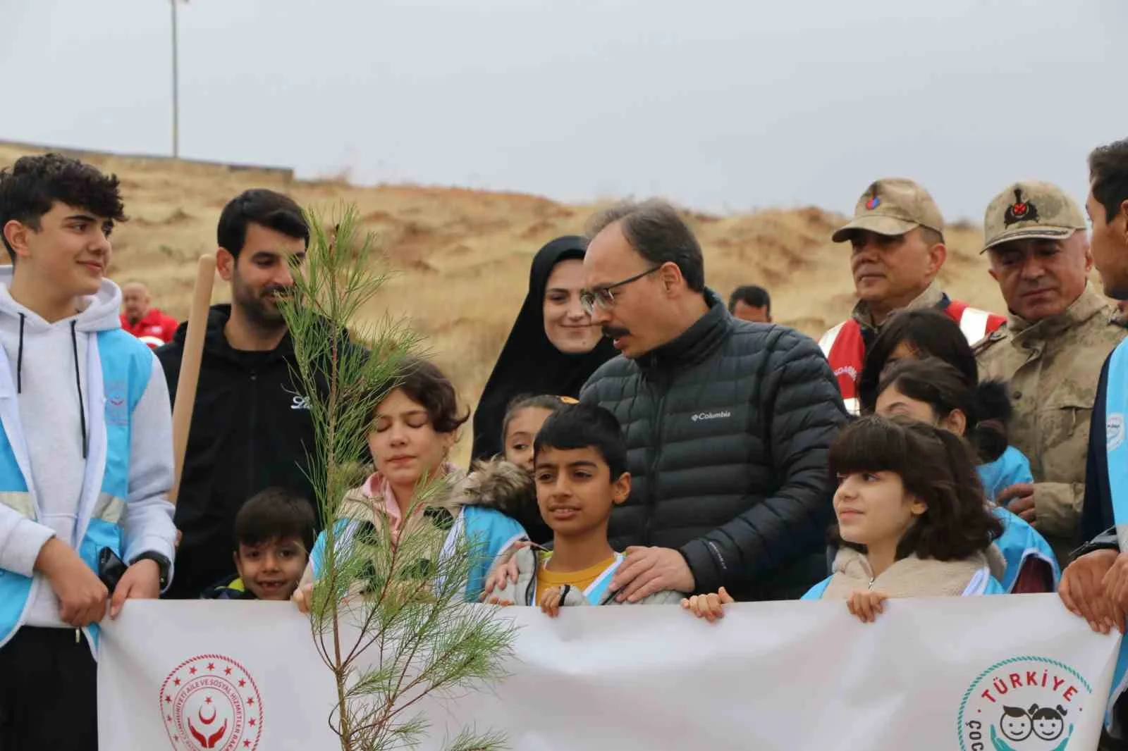 Siirt’te 2 bin 500 fidan toprakla buluştu