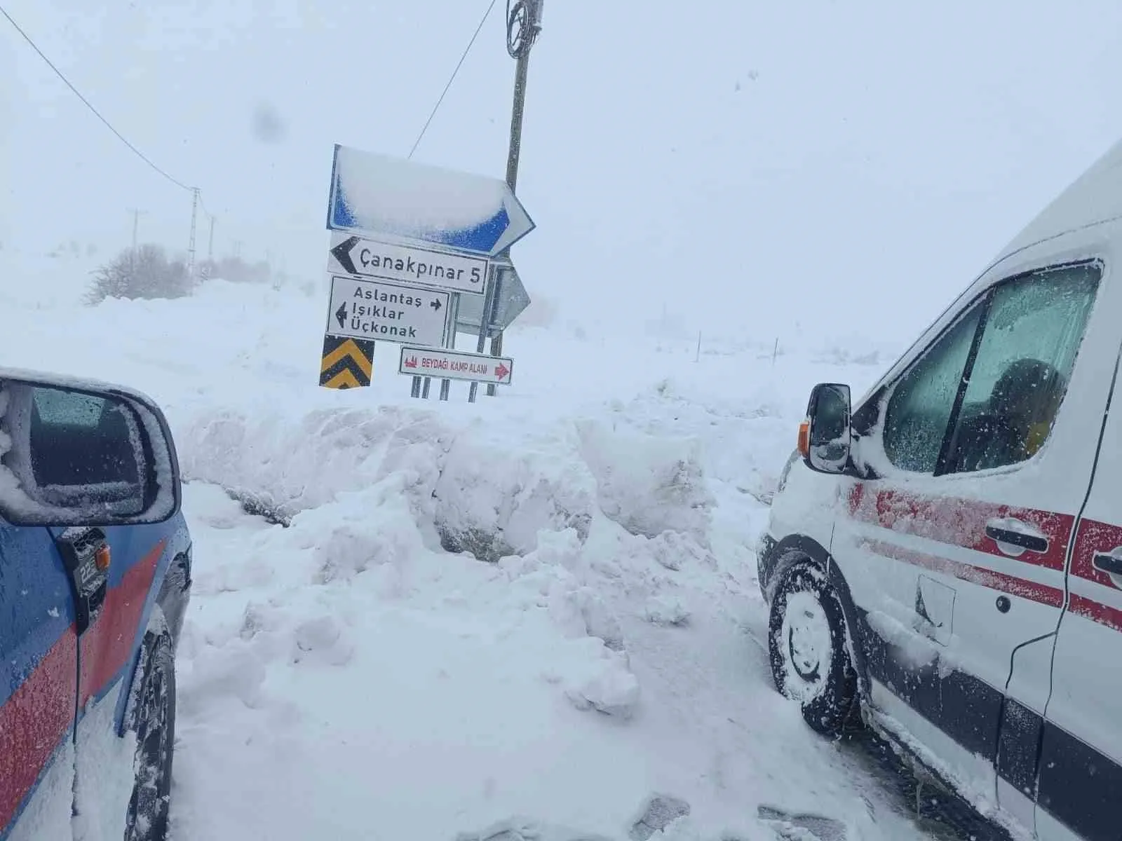 KAYSERİ'NİN TOMARZA İLÇESİNDE OLUMSUZ HAVA ŞARTLARI VE KAR YAĞIŞI NEDENİYLE