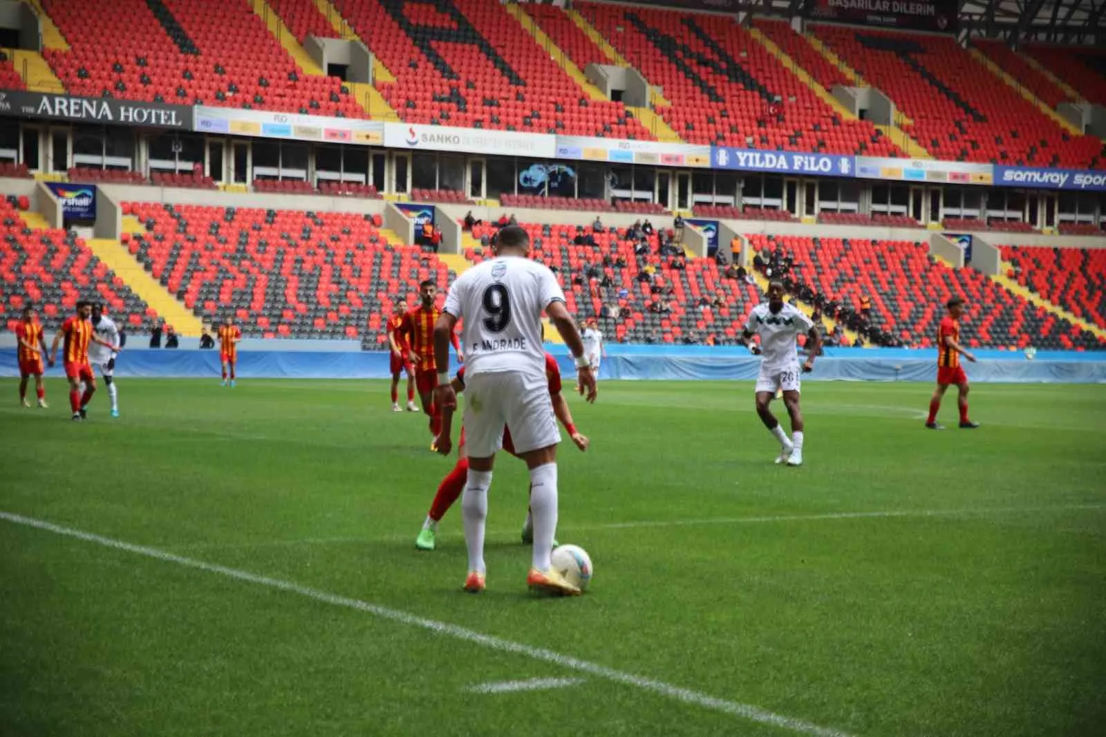 Trendyol 1. Lig: Yeni Malatyaspor: 0 – Sakaryaspor: 1 (İlk yarı)