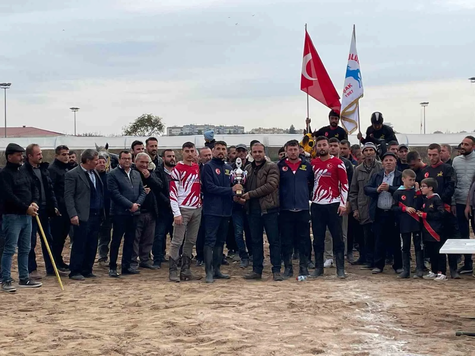 TÜRKİYE GELENEKSEL ATLI SPOR DALLARI FEDERASYONU BÜNYESİNDE GERÇEKLEŞEN ATLI CİRİT