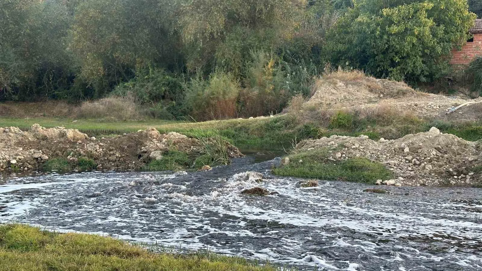 KÜTAHYA'DAN BAŞLAYIP UŞAK VE MANİSA'DAN GEÇİP İZMİR KÖRFEZİ'NE DÖKÜLEN GEDİZ