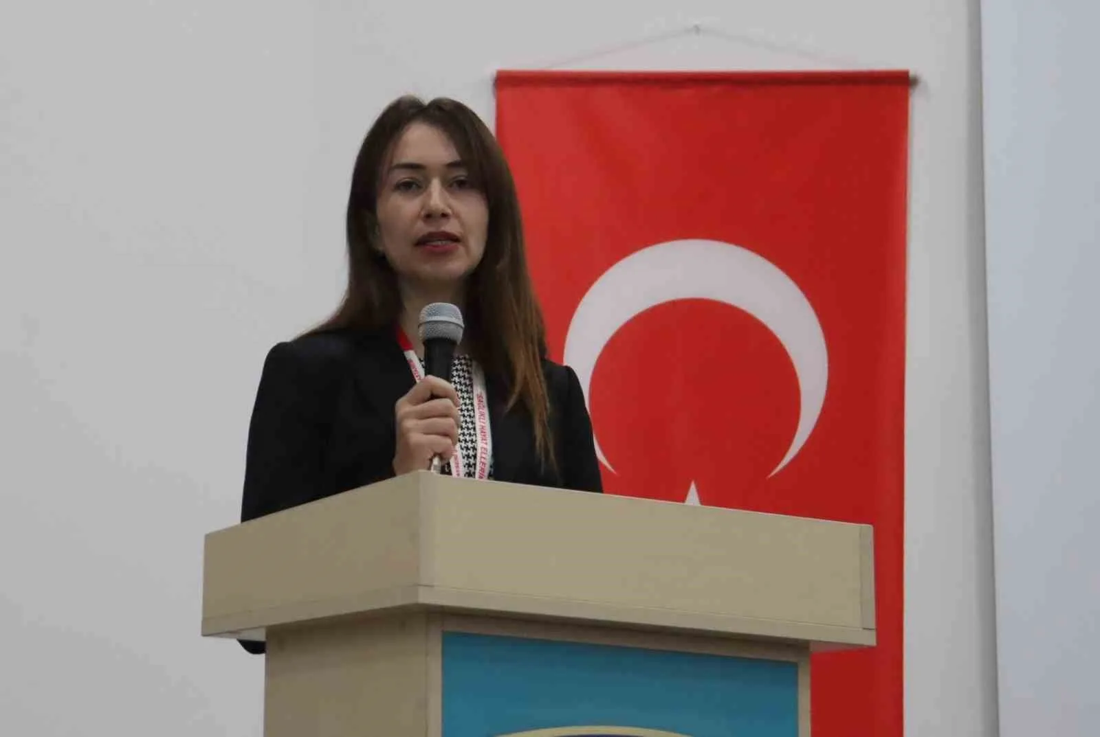 NEFROLOJİ UZMANI DOÇ. DR. SÜMEYRA KOYUNCU VE EKİBİ, ÖĞRENCİLERLE BULUŞARAK