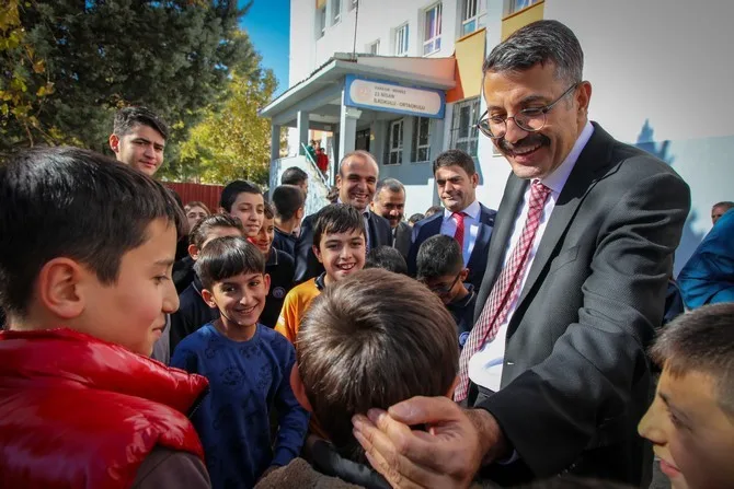 HAKKARİ VALİSİ ALİ ÇELİK,