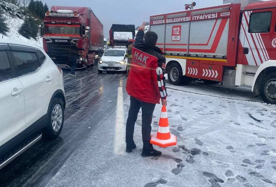 BOLU TÜNELİ'NDE 5 ARACIN