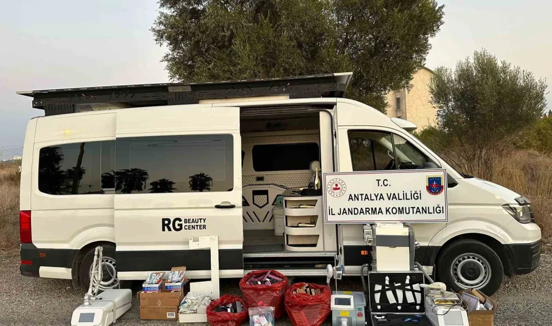 ANTALYA'DA KENDİSİNİ DOKTOR OLARAK