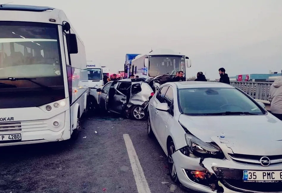 YALOVA'DA 5 ARACIN KARIŞTIĞI