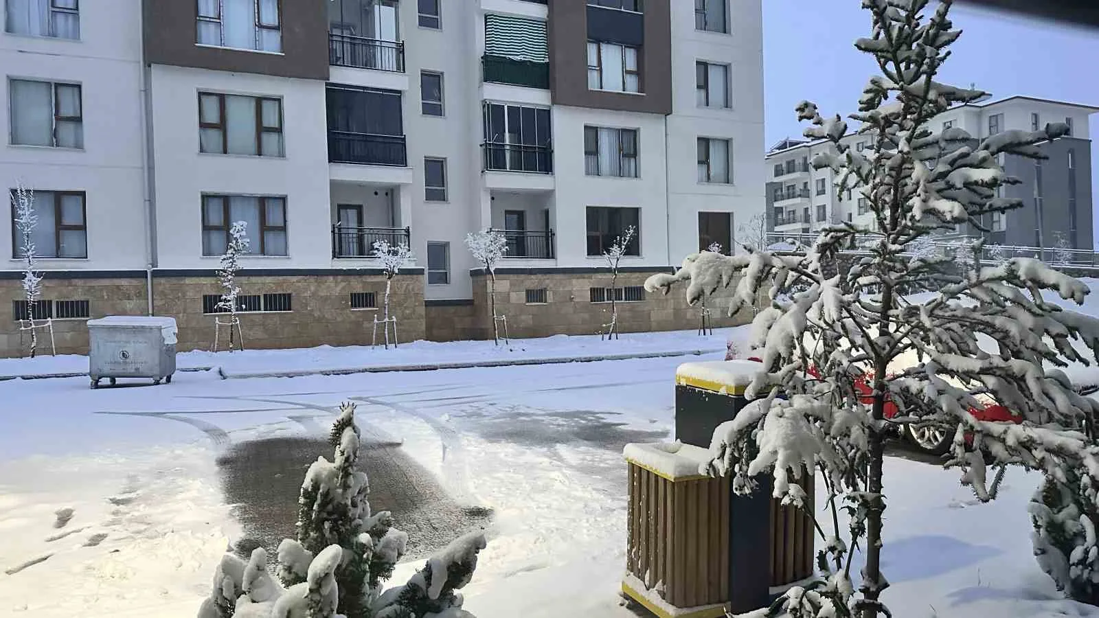 Yoğun kar nedeniyle Elazığ’da eğitime ara verildi