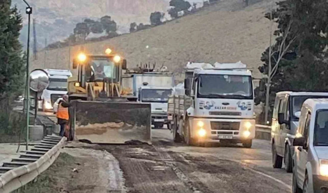 HATAY'DA SEYİR HALİNDEKİ ARAÇLARDAN