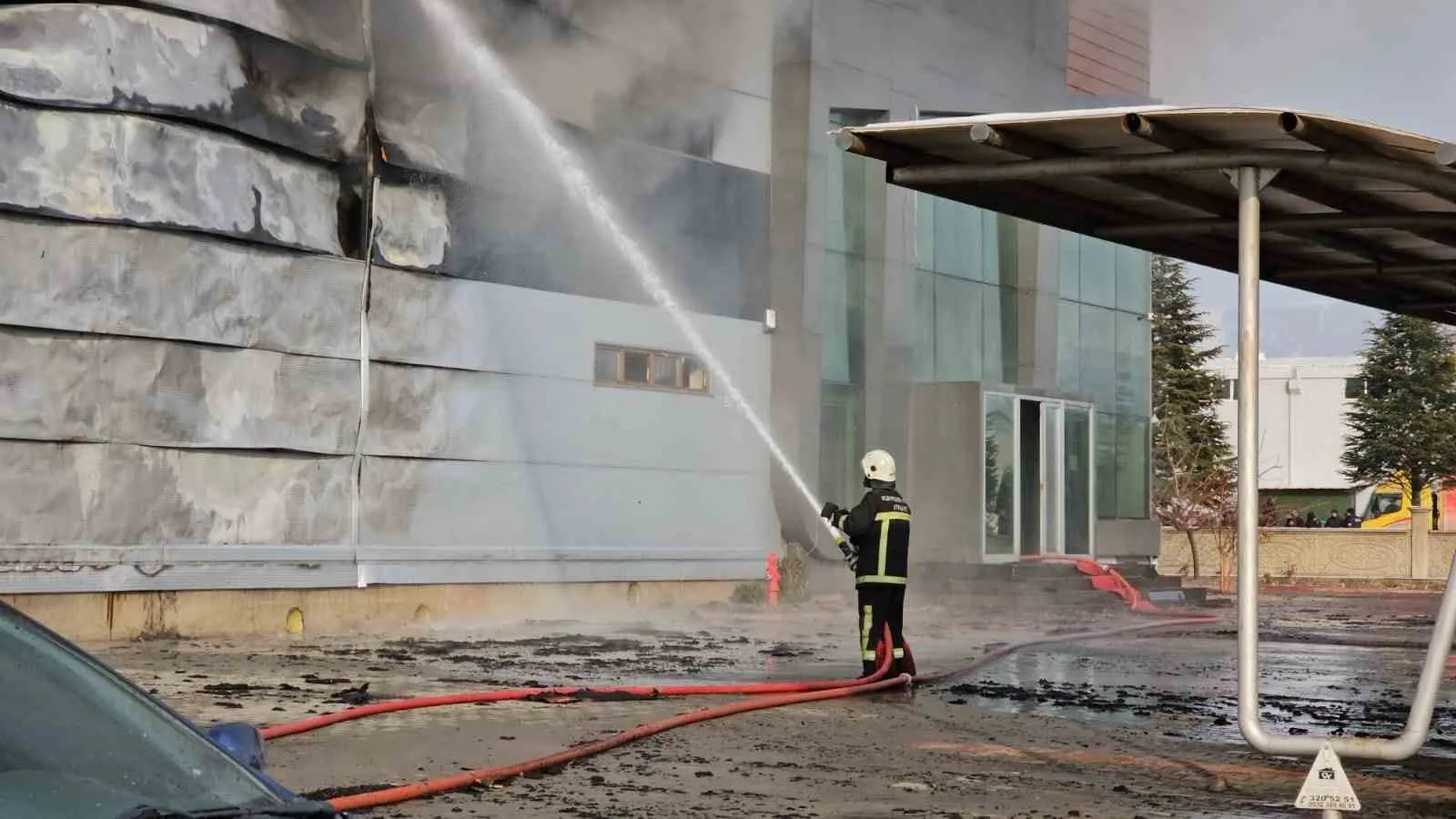 KAYSERİ ORGANİZE SANAYİ BÖLGESİ’NDE ÇIKAN YANGINDA 3 İŞÇİ HAYATINI KAYBETMİŞTİ.