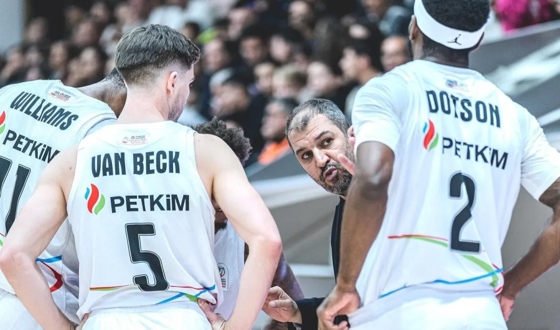 ALİAĞA PETKİMSPOR’UN BASKETBOL ŞAMPİYONLAR