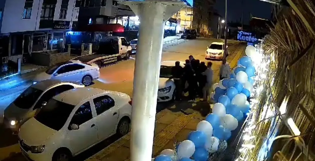 Ankara’da restoran basıp çalışanları darp eden saldırganların o anları kamerada