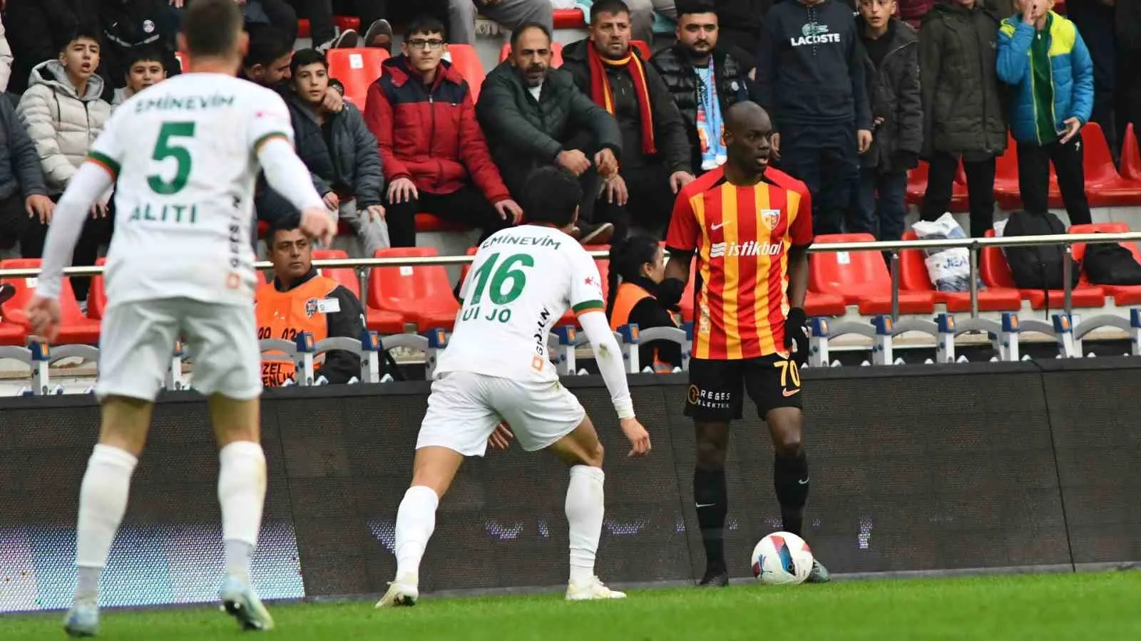 KAYSERİSPOR'UN PORTEKİZLİ FUTBOLCUSU AYLTON BOA MORTE LİGDEKİ ÜÇÜNCÜ GOLÜNÜ KAYDETTİ