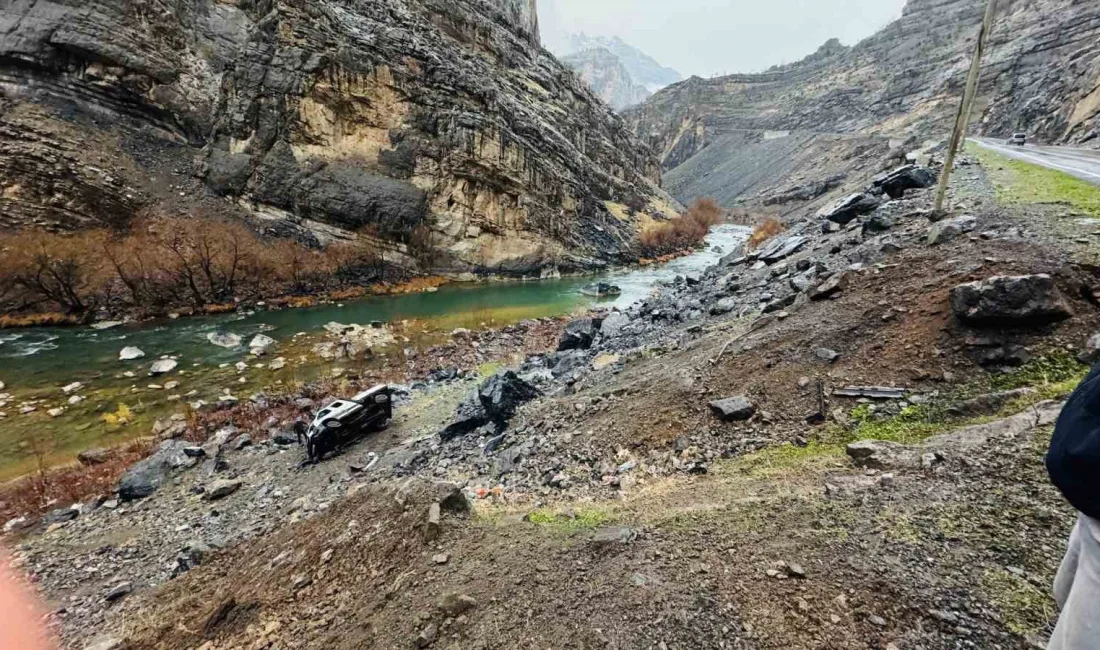 ŞIRNAK’IN BEYTÜŞŞEBAP İLÇESİNDE KAMYONET