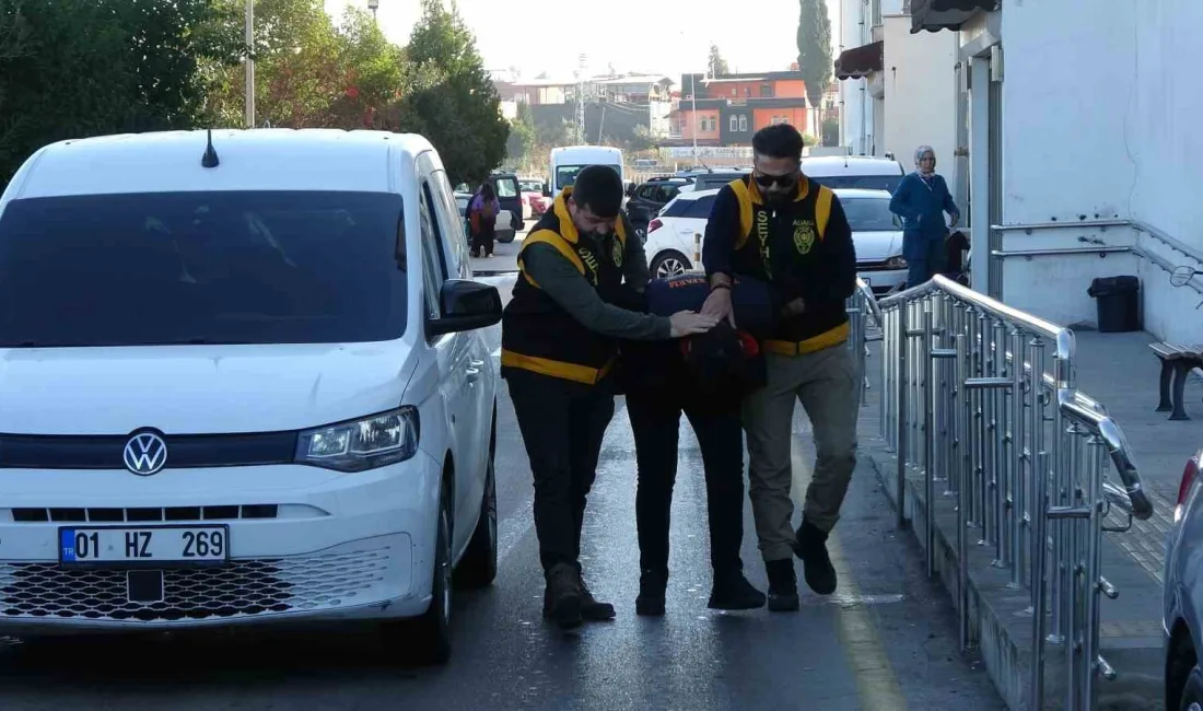 ADANA’DA YAYA GEÇİDİNDEN GEÇEN