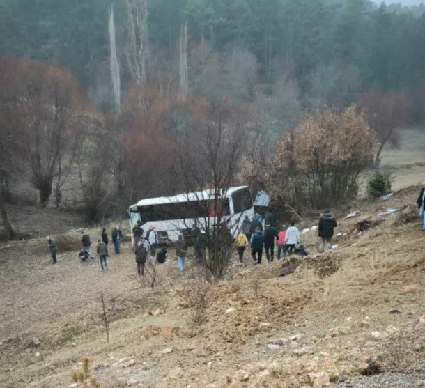 Emet’te işçi servisi yoldan çıktı: 9 yaralı