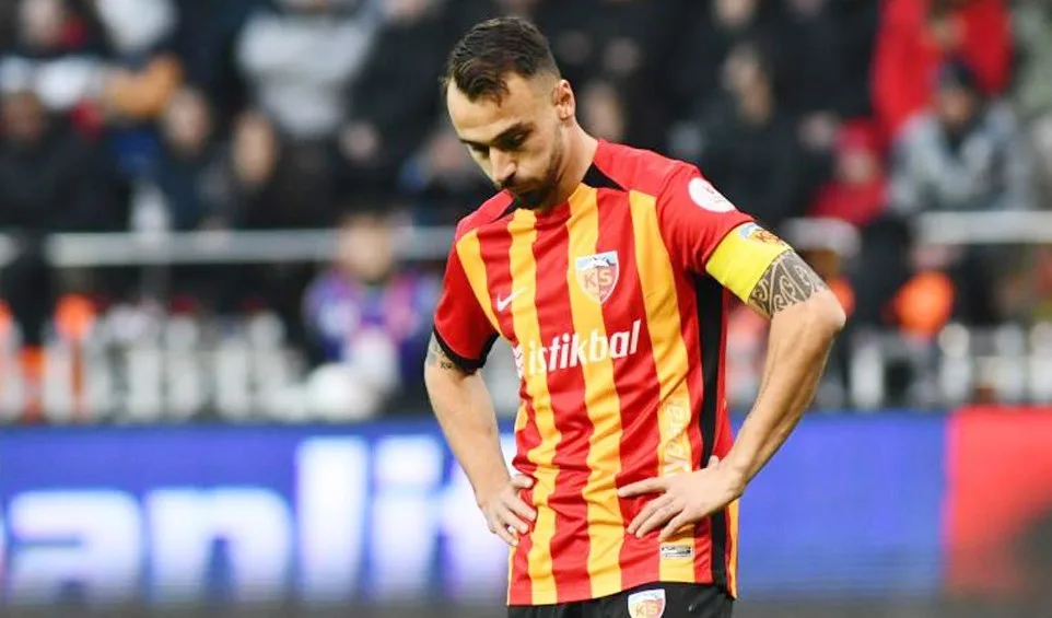 KAYSERİSPOR TAKIM KAPTANI GÖKHAN