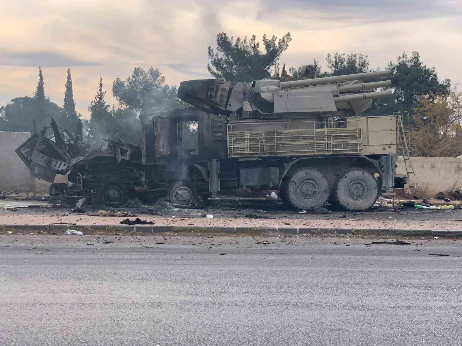 İsrail’in Suriye’de imha ettiği hava savunma sistemleri görüntülendi