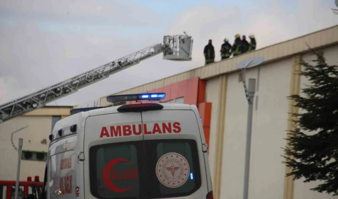 KAYSERİ'NİN KOCASİNAN İLÇESİNDE BİR İŞYERİNDE ÇIKAN YANGIN İTFAİYE EKİPLERİ TARAFINDAN