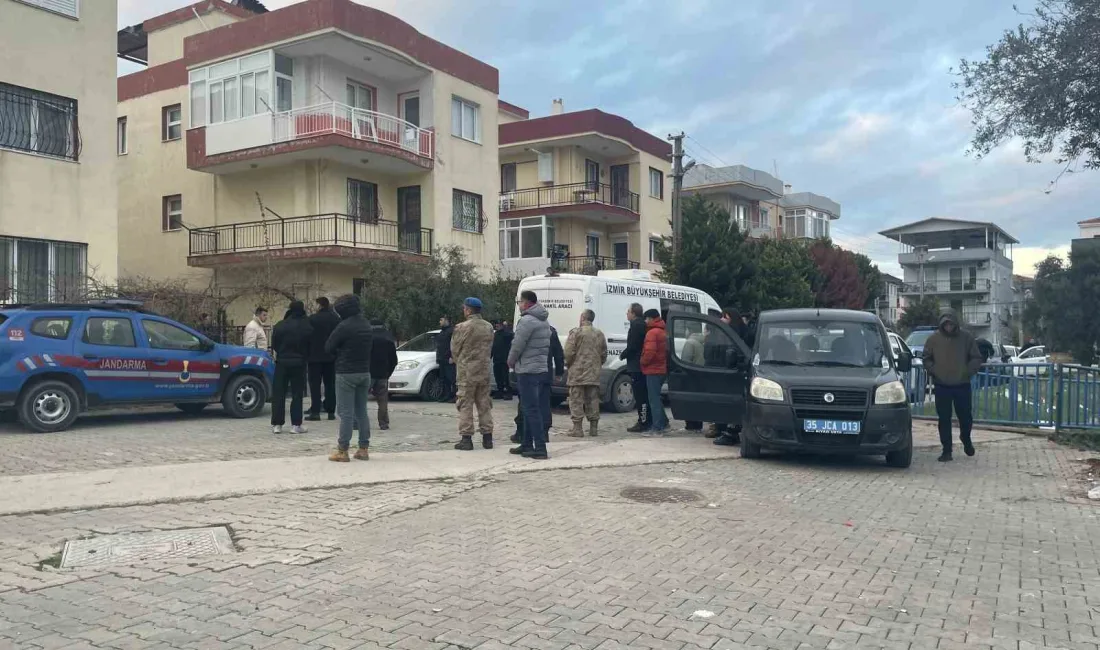 İZMİR FOÇA'DA EVDE ŞÜPHELİ