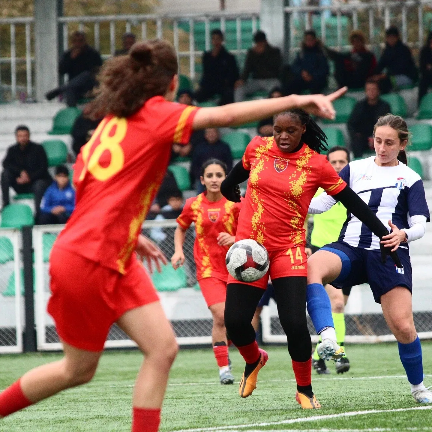 TÜRKİYE KADINLAR 1. FUTBOL LİGİ EKİPLERİNDEN KAYSERİ KADIN FUTBOL TAKIMI,