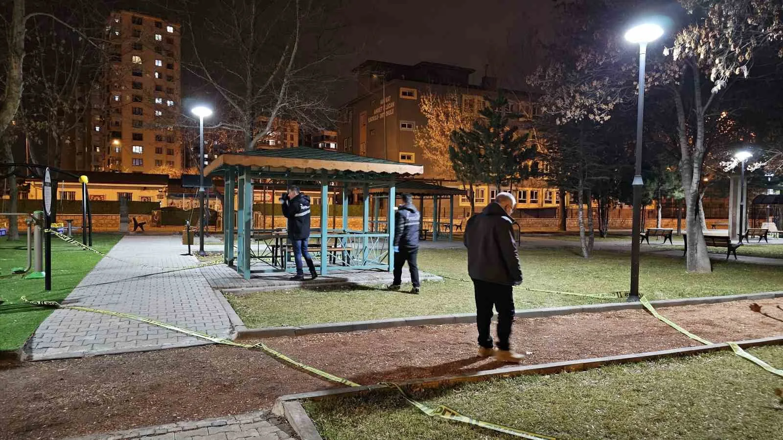 KAYSERİ'NİN KOCASİNAN İLÇESİNDE ÇIKAN KAVGADA BIÇAKLANARAK AĞIR YARALANAN ŞAHIS, KALDIRILDIĞI