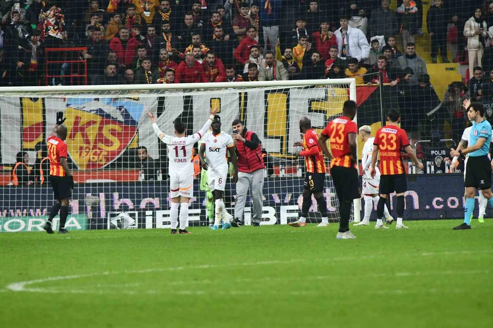 TRENDYOL SÜPER LİG'İN 17. HAFTASINDA KAYSERİSPOR İLE GALATASARAY ARASINDA OYNANAN