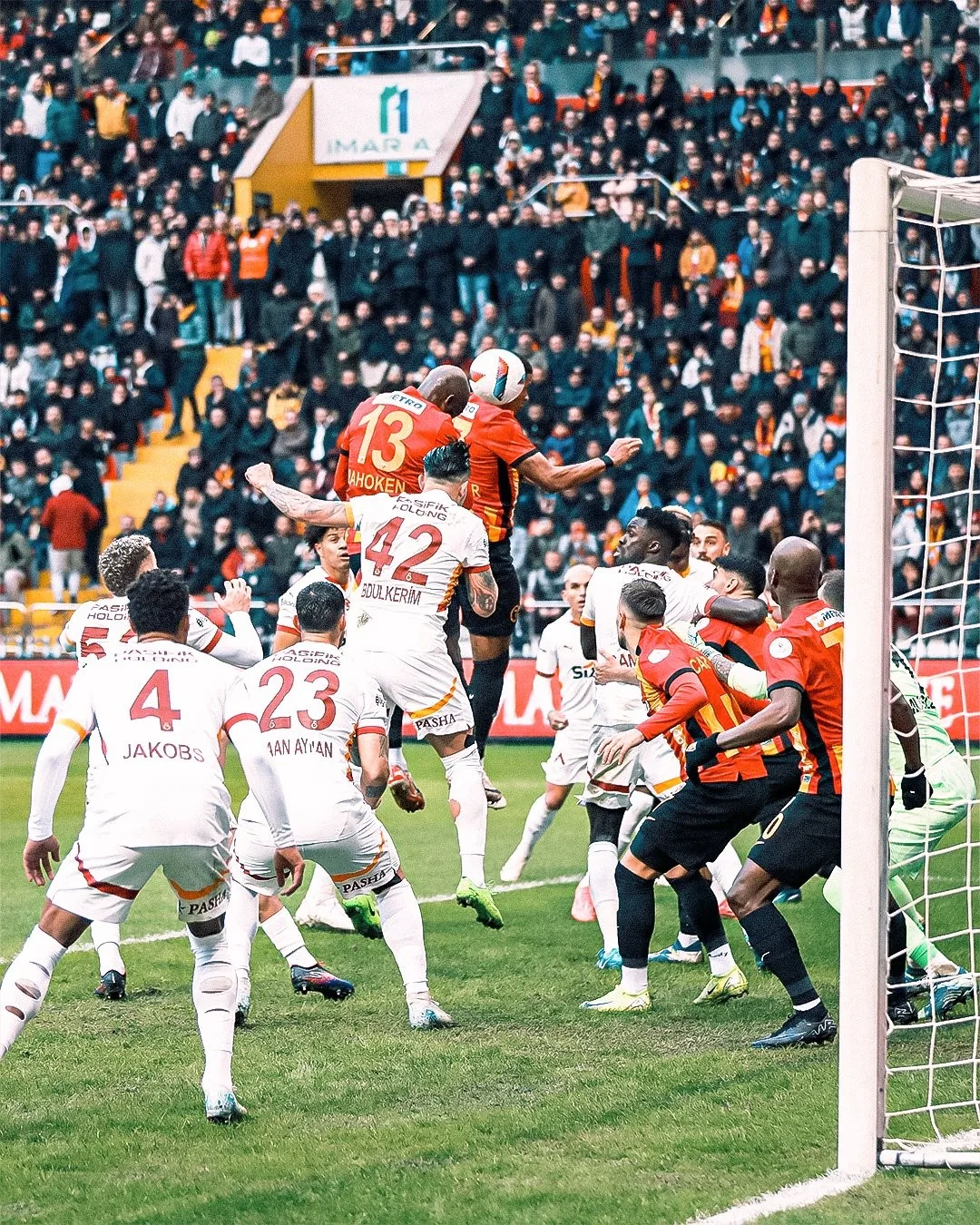 SÜPER LİG EKİPLERİNDEN KAYSERİSPOR, LİG LİDERİ GALATASARAY'A 3 SEZON SONRA