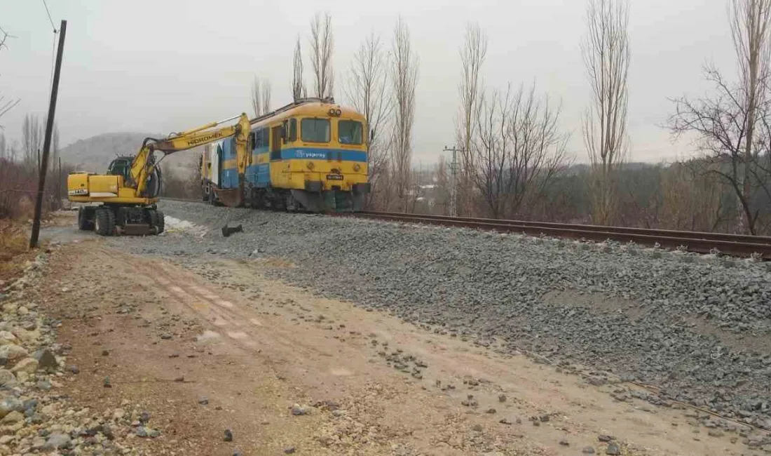 MALATYA'DA RAYLARDAN ÇIKAN LOKOMOTİF