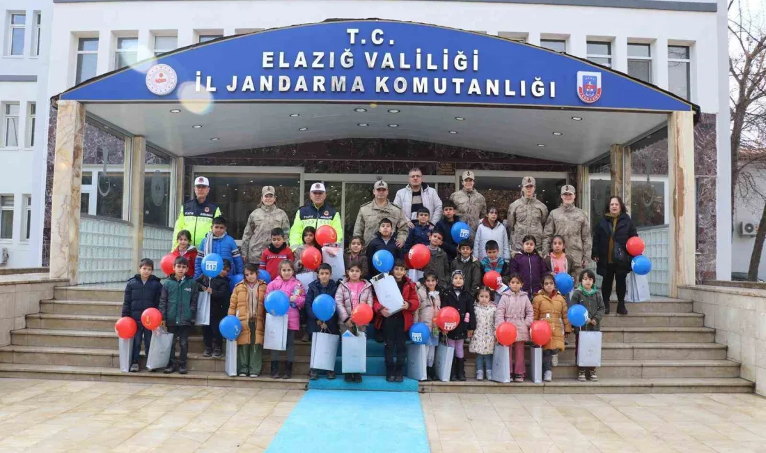 ELAZIĞ’DA ÖĞRENCİLER ‘KİTAP DOSTU