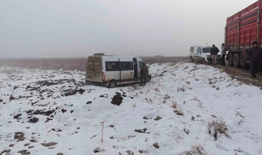 KAYSERİ'NİN BÜNYAN İLÇESİNDE ÖĞRENCİLERİN BULUNDUĞU SERVİS MİDİBÜSÜ İLE TIR ÇARPIŞTI.