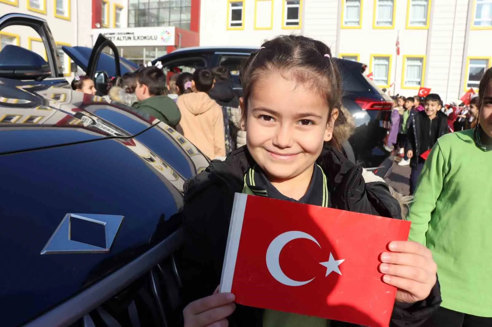 KAYSERİ'DE İLKOKUL ÖĞRENCİLERİ, 'YERLİ MALI' HAFTASI OLARAK BİLİNEN TUTUM, YATIRIM