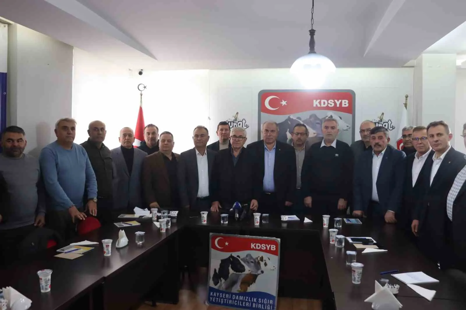 KAYSERİ'DE 16 BİRLİK BAŞKANININ KATILDIĞI İSTİŞARE TOPLANTISINDA KONUŞAN ADANA DAMIZLIK