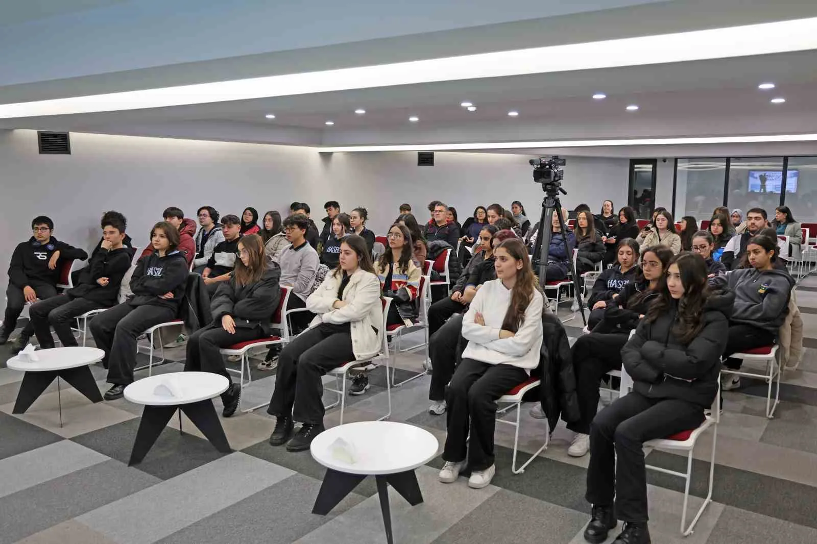 TALAS BELEDİYESİ’NİN KÜLTÜR, SANAT VE EDEBİYATA GÖNÜL VERENLERLE YAZARLARI BULUŞTURDUĞU