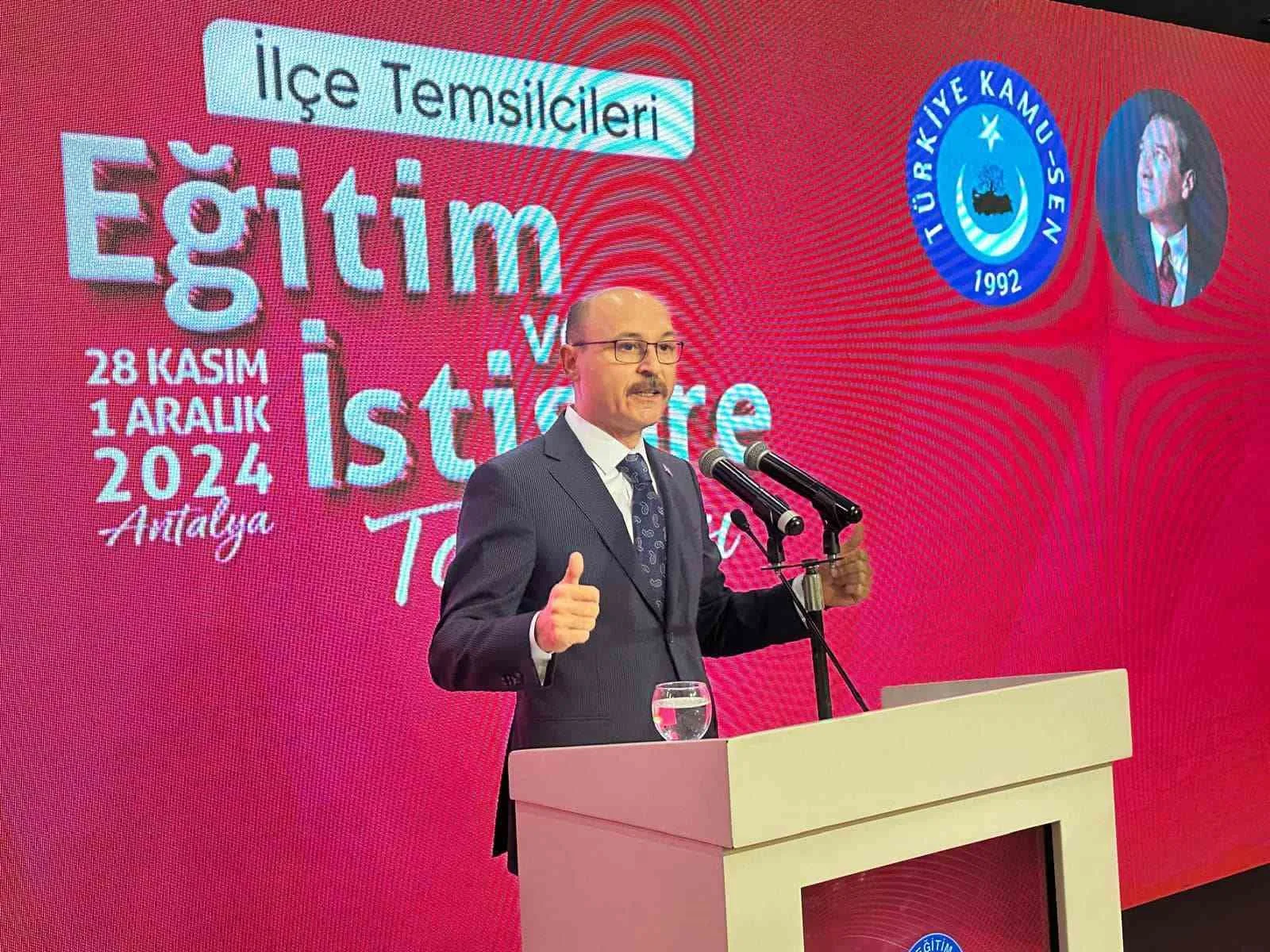 Türk Eğitim-Sen Genel Başkanı Geylan: “Konfederasyon ve sendikalar, maalesef çalışanlar adına değil, adeta işveren adına masaya oturuyor”