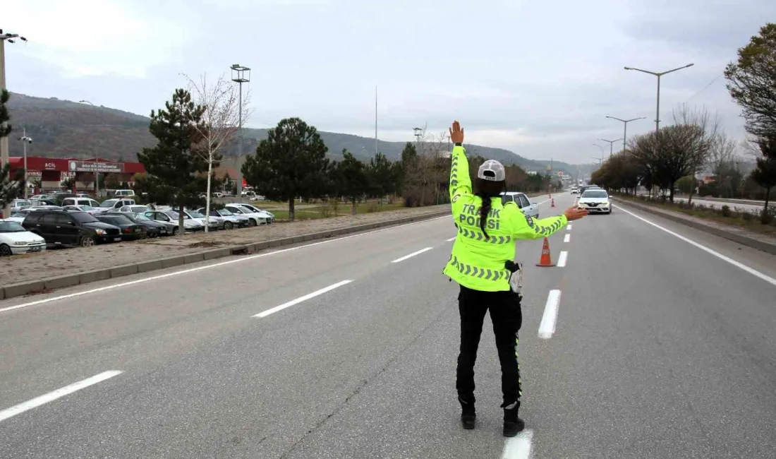 AFYONKARAHİSAR’DA POLİS ABART EGZOZ KULLANARAK ÇEVREYİ RAHATSIZ EDEN SÜRÜCÜLERE YÖNELİK