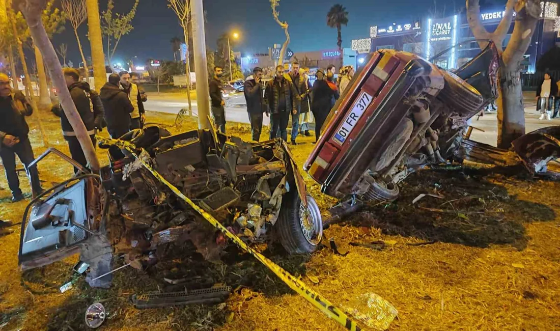 ADANA'DA MEYDANA GELEN KAZADA ŞAHİN MARKA OTOMOBİL İKİYE AYRILIRKEN 1