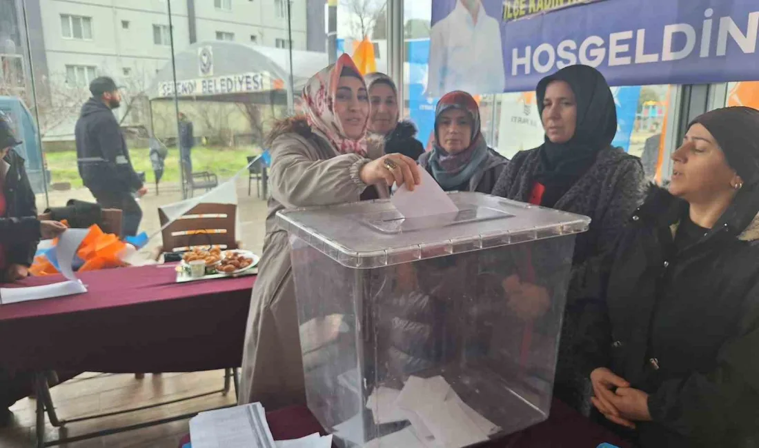 AK PARTİ SELENDİ KADIN KOLLARI KONGRESİ BAYRAM HAVASINDA GEÇTİ.