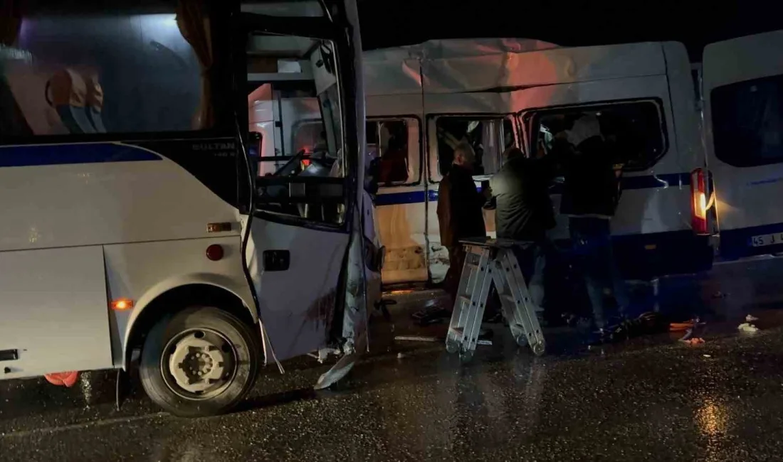 Manisa’nın Akhisar ilçesinde iki işçi servisinin çarpışması sonucu meydana gelen