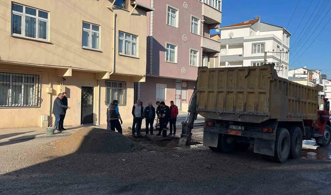 Kocaeli’nin Darıca ilçesinde altyapı çalışmaları sırasında delinen doğal gaz borusu