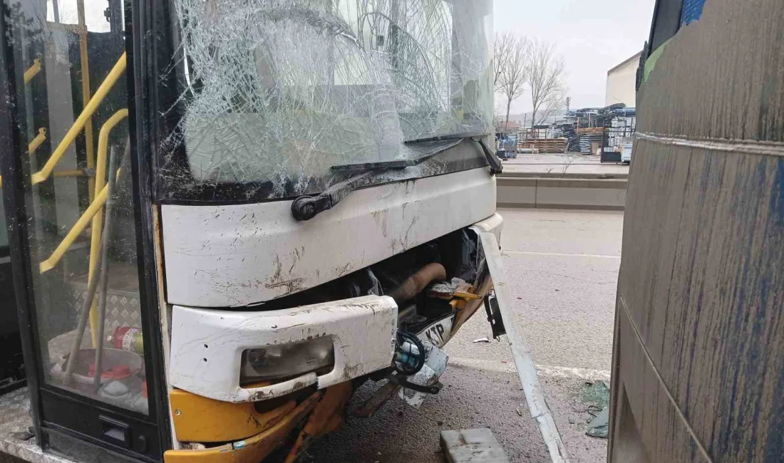 Ankara’da 4 aracın karıştığı zincirleme trafik kazasındaki yaralı sayısı 33’e